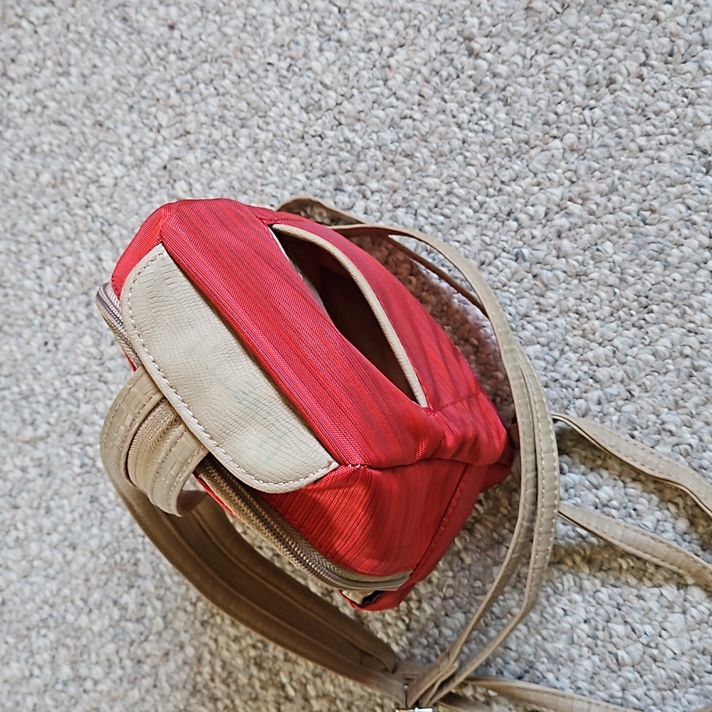 Multi-sac Small Backpack. - Picture 8 of 14